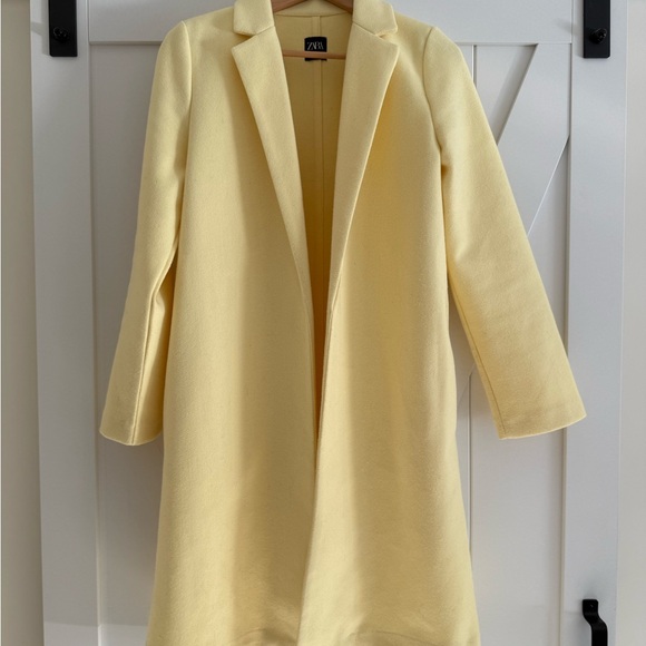 Zara Jackets & Blazers - Zara Women's Light Yellow Blazer